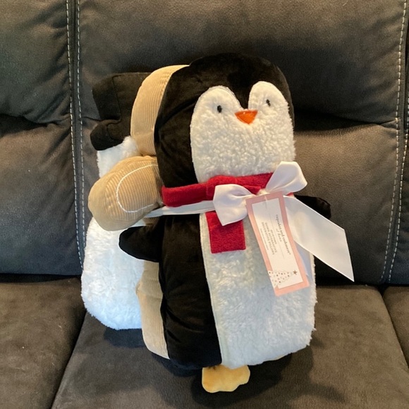 cupcakes & cashmere Other - Cupcakes & Cashmere Set/3 CHRISTMAS PILLOWS PENGUIN,GINGERBREAD MAN AND …